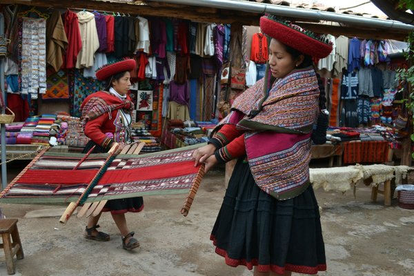 Quelles croisières permettent de découvrir les traditions textiles des Andes?